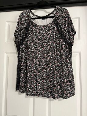 Kaari Blue Black Floral Short Sleeve Top w